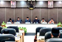 Ketua DPRD Pamekasan, Ali Masykur saat memimpin rapat paripurna penyampaian bupati mengenai nota keuangan Raperda APBD 2027, Rabu (7/10/2026).
