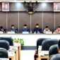 Ketua DPRD Pamekasan, Ali Masykur saat memimpin rapat paripurna penyampaian bupati mengenai nota keuangan Raperda APBD 2027, Rabu (7/10/2026).