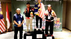 Pecatur asal Sampang saat menerima medali pada Sea Games 2025 lalu. (KLIKMADURA)