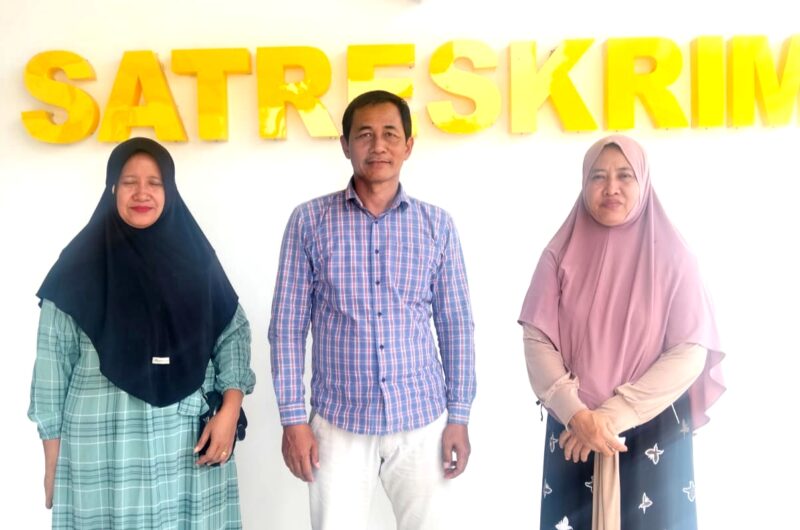 Ahli waris lahan TK ABA IV Pamekasan Buami usai melaporan dugaan tanda tangan surat keterangan riwayat tanah beberapa waktu lalu (LAILIYATUN NURIYAH/KLIK MADURA).