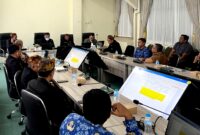 Pemerintah Kabupaten Pamekasan saat menggelar rapat monitoring dan evaluasi, Senin (12/10/2026).