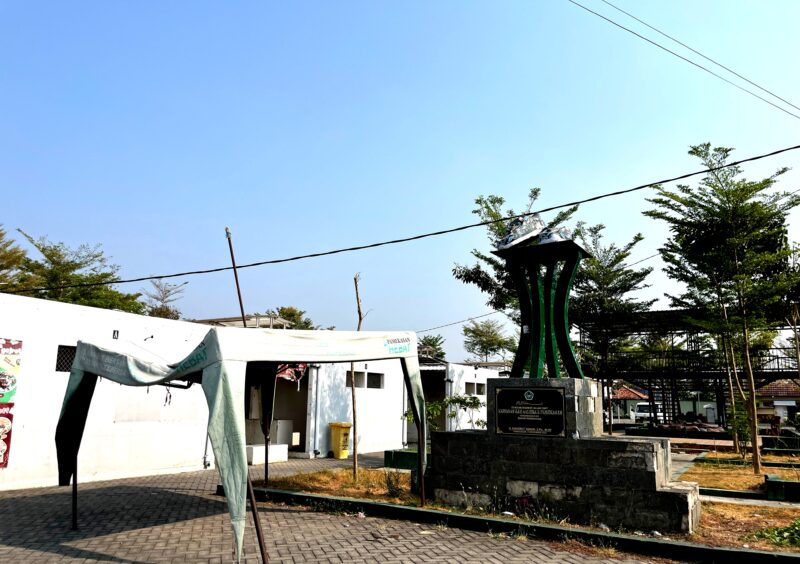 Sejumlah los milik PKL di sentra PKL food colony Pamekasan (LAILIYATUN NURIYAH/KLIK MADURA).