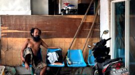 Salah satu ODGJ yang berkeliaran di Pasar Blega, Kabupaten Bangkalan. (KLIKMADURA)