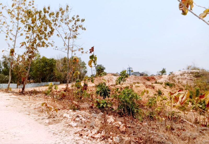 Tambang pasir batu (sirtu) di Desa Temoran, Kecamatan Omben, Kabupaten Sampang. (KLIKMADURA)