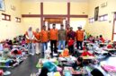 Bupati Sumenep Dr. Achmad Fauzi Wongsojudo foto bersama panitia dan peserta lomba mewarnai. (KLIKMADURA)