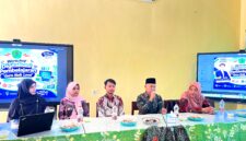 Kepala Disdikbud Pamekasan Basri Yulianto menyampaikan sambutan dalam kegiatan di SDN Kowel 3 Pamekasan, Sabtu (17/10/2026). (LAILIYATUN NURIYAH/KLIK MADURA)