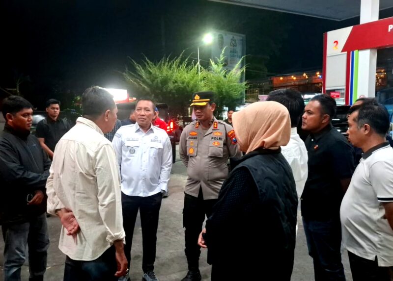 Bupati Sampang, H. Slamet Junaidi bersama anggota Forkopimda sidang SPBU. (KLIKMADURA)