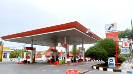 Kondisi SPBU Pliyang, Sampang tampak sepi usai terkena sanksi. (ALI MUCHTAR / KLIKMADURA)