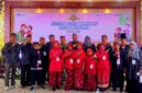 Kepala Disdikbud Pamekasan Basri Yulianto foto bersama Peserta FTBI tingkat Provinsi Jawa Timur jenjang SD usai penerimaan penghargaan, pada Rabu (21/10/2026 di Balai Besar Bahasa Jawa Timur. (ISTIMEWA)