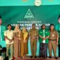 Pengurus PC GP Ansor Sumenep foto bersama perwakilan BLK. (KLIKMADURA)
