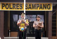 Kapolres Sampang AKBP Anang Hardiyanto saat memimpin apel Hari Sumpah Pemuda 2026. (KLIKMADURA)