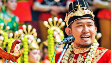 Bupati Sumenep, Dr. Achmad Fauzi Wongsojudo mengenakan baju adat Keraton Sumenep. (KLIKMADURA)