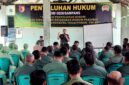 Prajurit Kodim 0828/Sampang antusias mengikuti penyuluhan hukum. (KLIKMADURA)