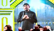 Bupati Sumenep Dr. Achmad Fauzi Wongsojudo menyampaikan sambutan saat haul raja-raja. (KLIKMADURA)