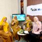 Kapus Batumarmar Pamekasan Nurhayatun bersama staf Puskesmas Batumarmar saat menghadiri podcast kesehatan di kantor Klik Madura, Senin (26/10/2026) (TANGKAPAN LAYAR).