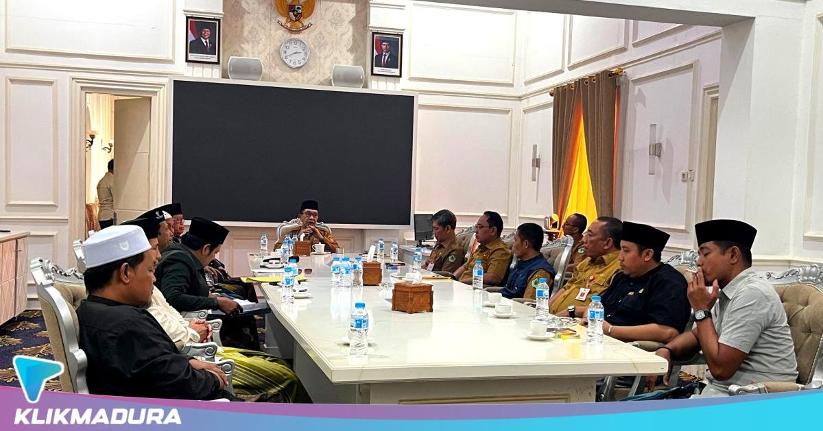 Alumni Ponpes se-Palengaan Geruduk Pendapa, Desak Bupati Batalkan Pendirian Indomaret di Desa Panaan