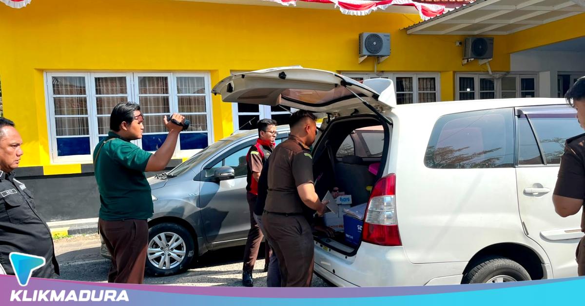 Kejari Pamekasan Geledah Kantor PUPR, Terkait Proyek Jalan Tahun 2025?