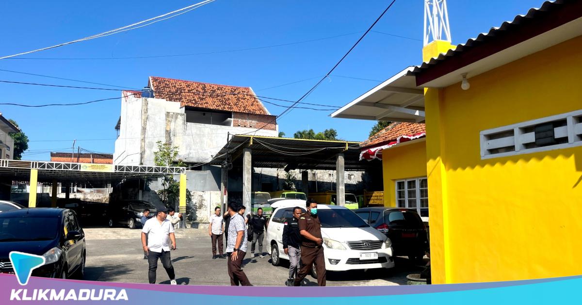 Geledah Dinas PUPR Pamekasan, Kejari Usut Dugaan Korupsi Proyek Jalan Bulangan Barat Senilai Rp2,9 Miliar