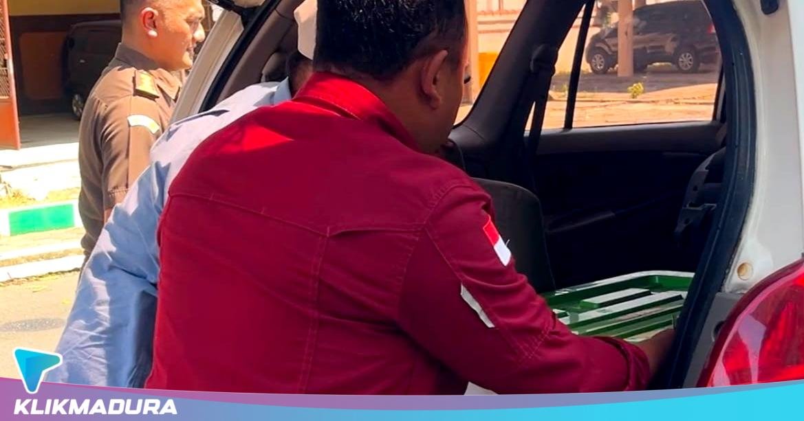 Kejari Pamekasan Geledah Kantor Setda, Satu Boks Dokumen Proyek Jalan Diamankan