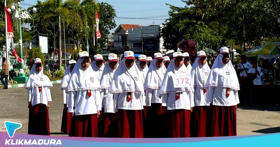 SDI Al-Munawwarah Pamekasan Sabet Juara I Gerak Jalan Tingkat Kabupaten