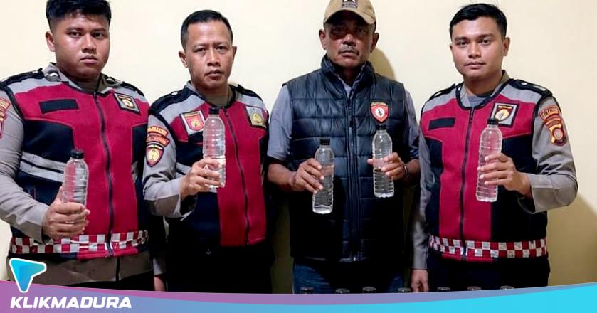 Patroli Malam, Polresta Sumenep Amankan 51 Botol Arak Tanpa Merek
