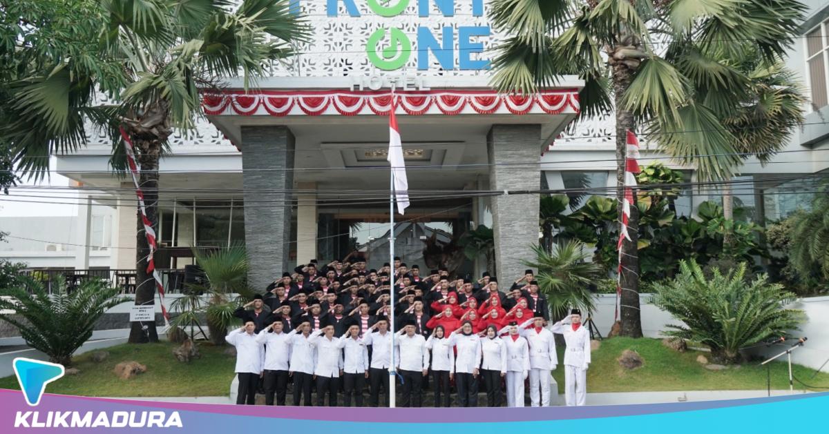 Karyawan Frontone Azana Hotel Pamekasan Semarakkan Kemerdekaan ke-81 RI dengan Beragam Lomba