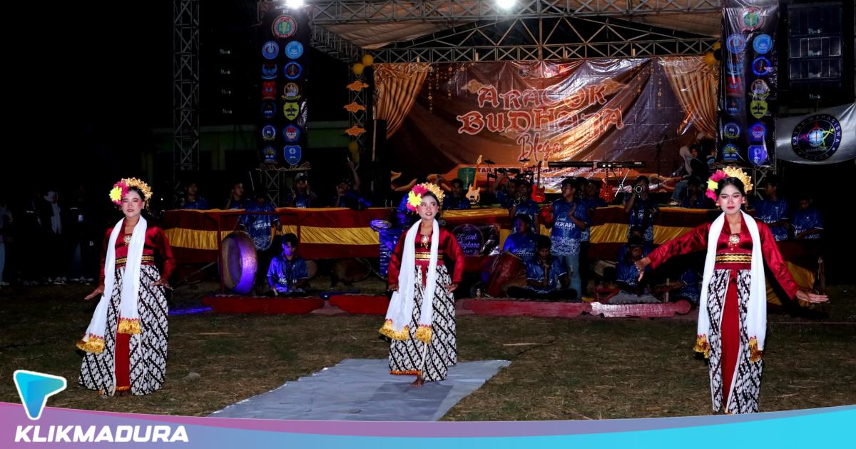 Aracok Budhaja: Sebuah Catatan Merapal Ingatan, Masyarakat Blega Menjaga Kebudayaan