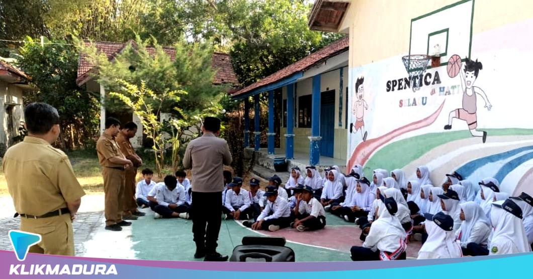 Kapolsek Camplong Soroti Bullying dan Kenakalan Remaja Saat Pimpin Upacara di SMPN 3
