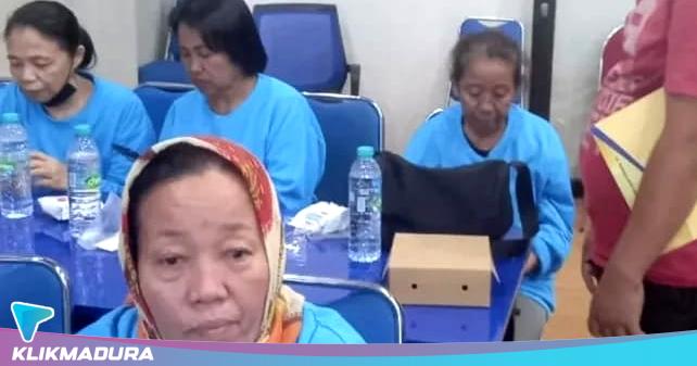 Pemkab Sampang Fasilitasi Kepulangan PMI Asal Rong Tengah dari Libya