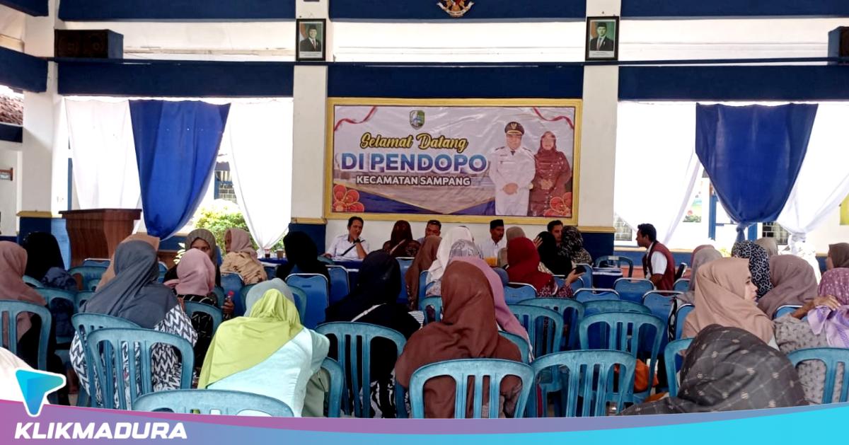 Cegah Penumpukan di Bank, Pencairan Bansos Warga Mandangin Dipusatkan di Kantor Kecamatan