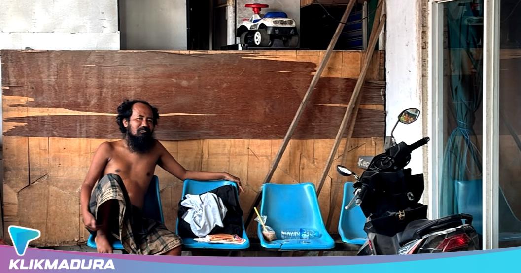 Lima Hari Pria ODGJ Meresahkan di Pasar Blega, Warga Harap Segera Ada Penanganan