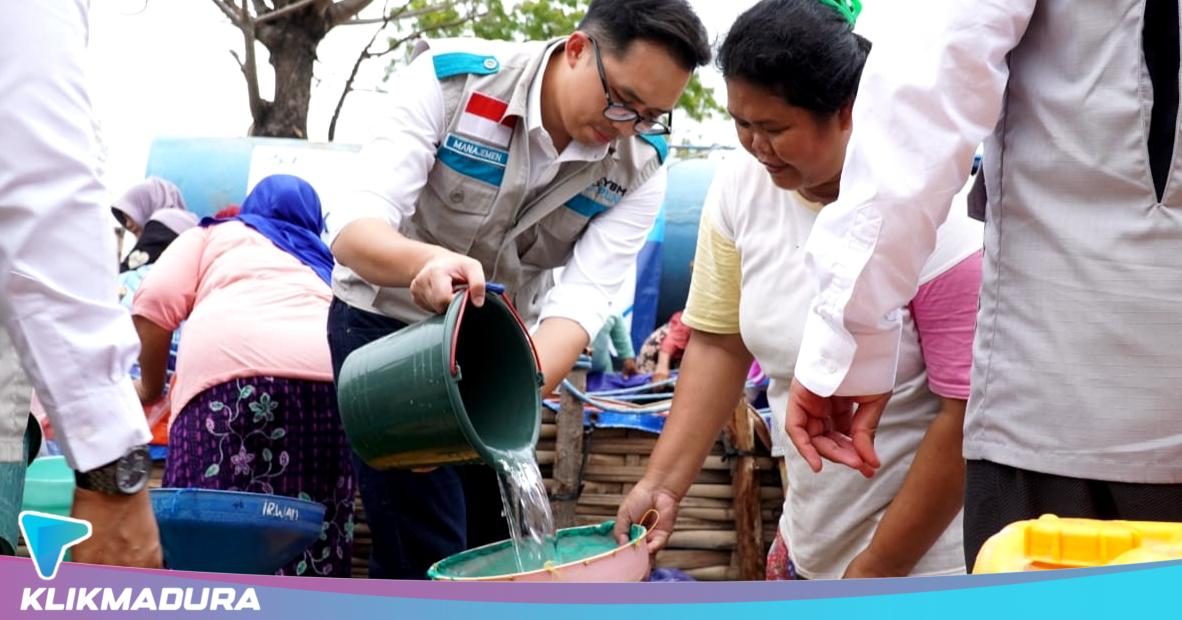 Peringati HLN ke-81, PLN UP3 Madura Bantu Warga Pamekasan Hadapi Krisis Air Bersih